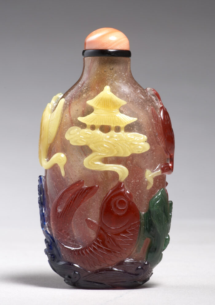 魚龍吐瑞鼻煙壺