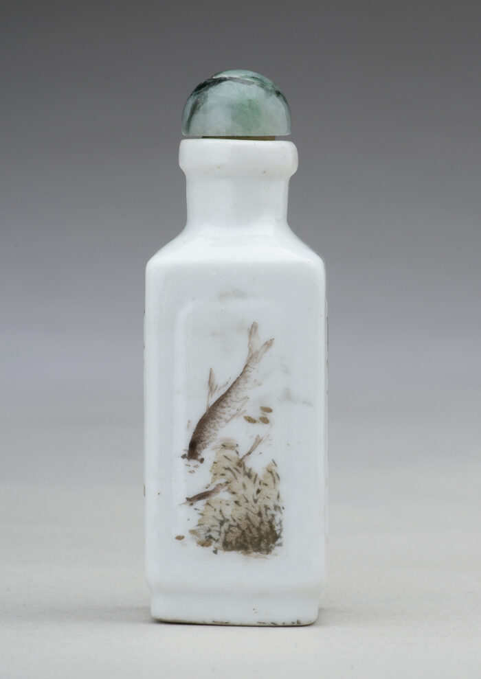 荻畔遊魚鼻煙壺