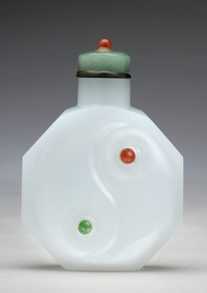 磨棱太極鼻煙壺