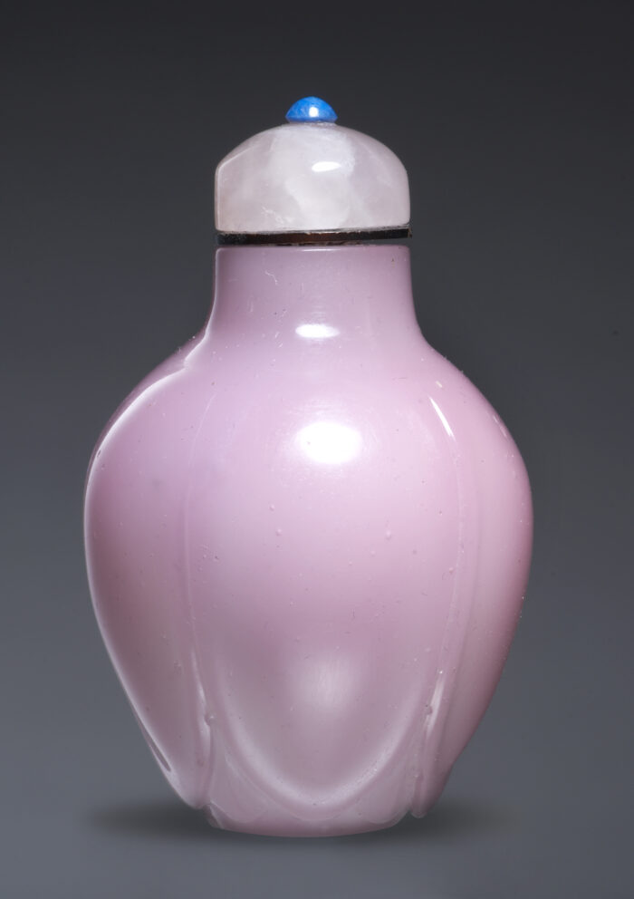 菡萏蓓蕾鼻煙壺