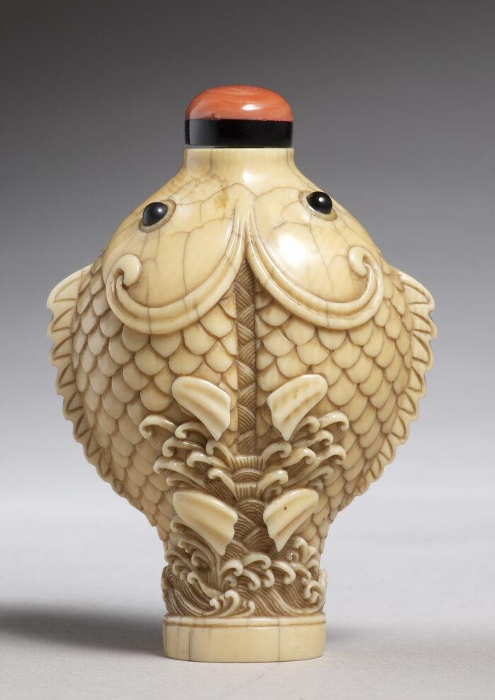 吉祥雙金魚鼻煙壺
