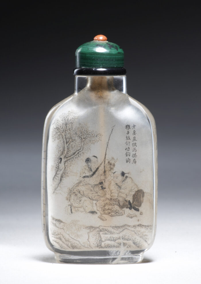稚子敲針作釣鈎鼻煙壺